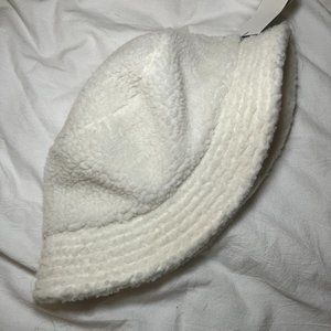 Fuzzy sherpa cream bucket hat